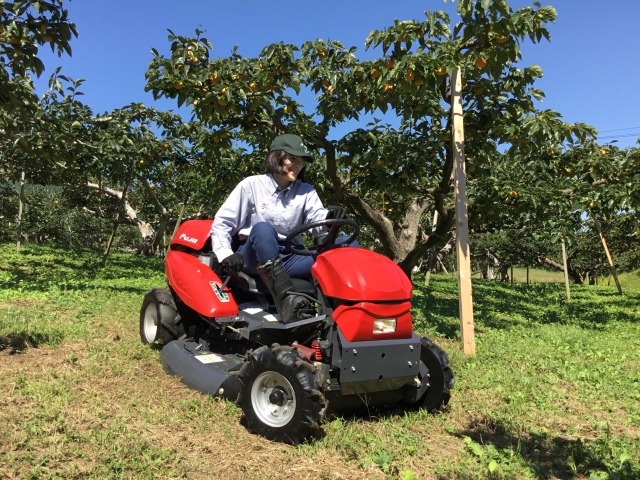 【樹園地管理特集】フジイ 4WD乗用草刈機 傾斜地や軟弱地も快適作業